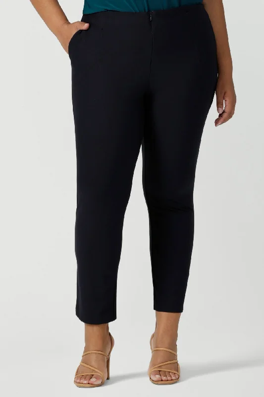 Brooklyn Pant in Navy