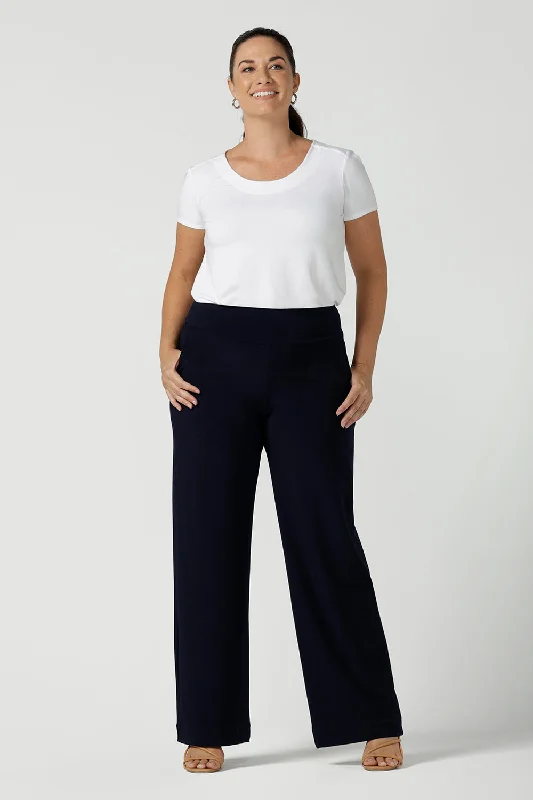 Monroe Pant in Navy