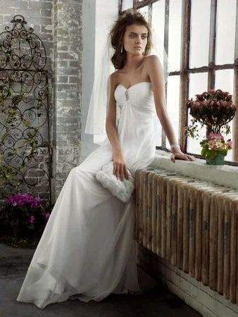 Special Discounts Inside!David's Bridal Galina T9389