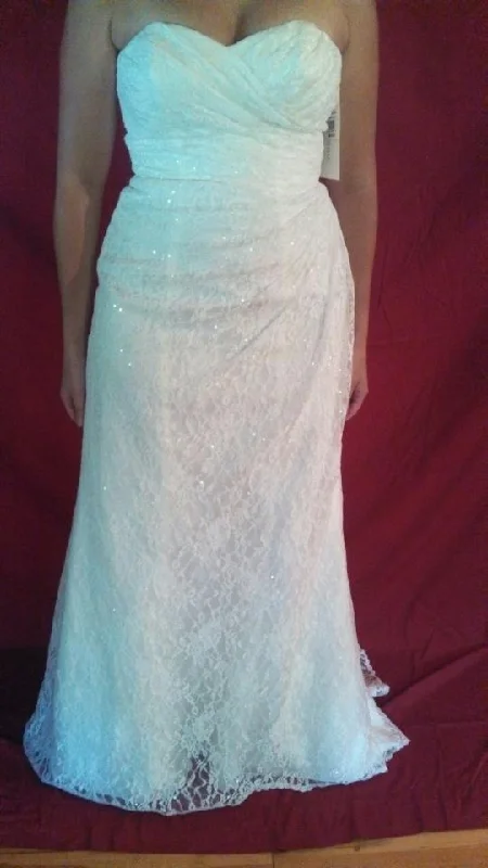 Time to Save Big!David's Bridal Sweetheart Strapless Lace Gown