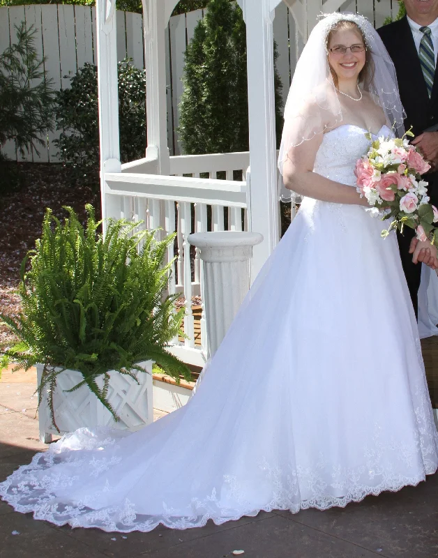 Lowest Prices Guaranteed!David's Bridal WG3007