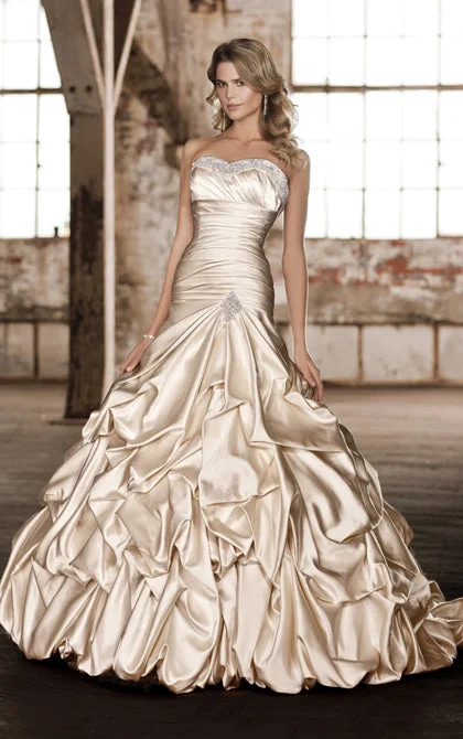 Save More with Every Purchase!Essense of Australia Style D1275