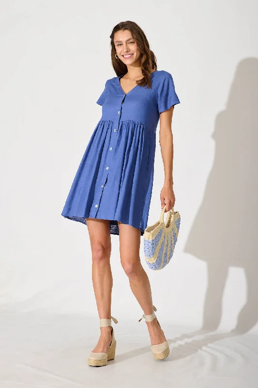 Your Wallet Will Thank You!Horizon Smock Dress In Blue Linen Blend