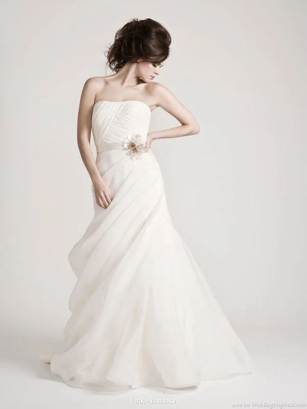 Shop More, Spend Less!Junko Yoshioka Bella