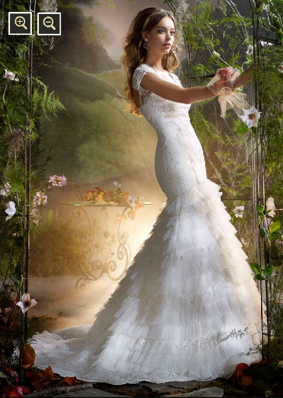 Get More, Spend Less – Shop Now!Lazaro 3900 - Mod A Silk Organza, Sweetheart / Spaghetti