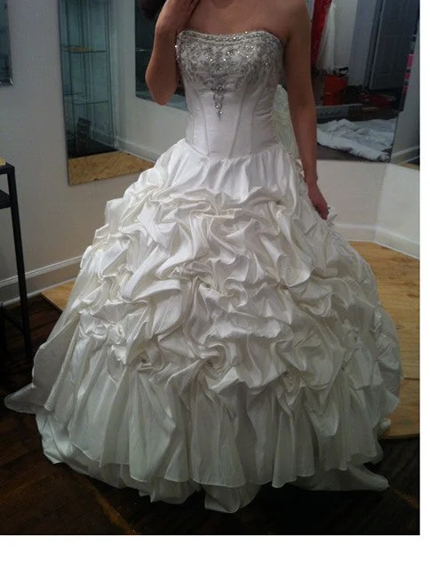 Price Drop Alert!Price Drop Alert!Other Cattleya White Ball Gown Wedding Dress size 0-2