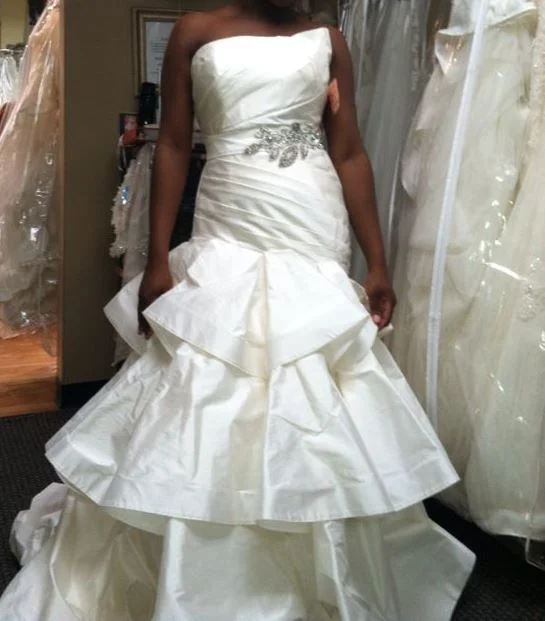 Score Big Savings Today!Other Jasmine Couture Bridal Style F411 Never Worn!