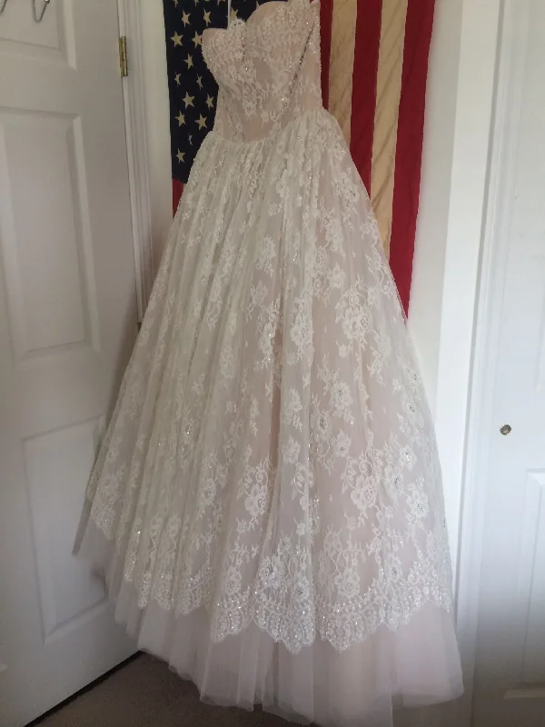 Get Ready to Save!Other Sherri Hill Lace Dress