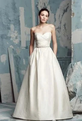 Everything Must Go!Paloma Blanca Paloma Blanca 4104 Size 4