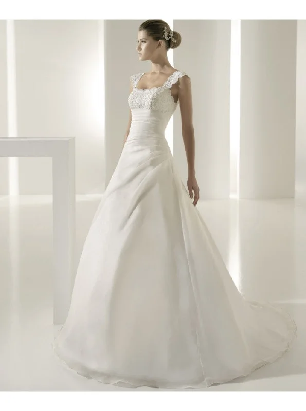 Crazy Discounts Inside!Pronovias Terma Gown