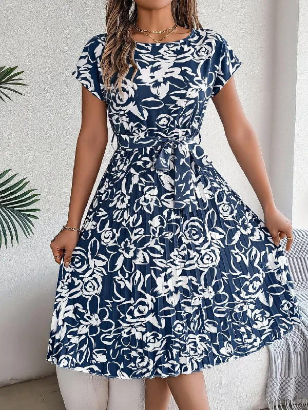 Don’t Wait – Shop Today!Chic pleated short sleeve dress