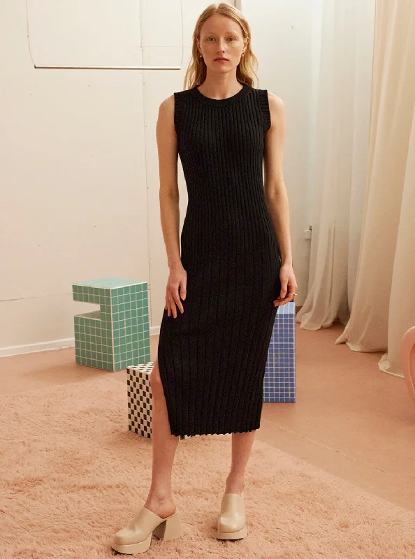 Your Best Deals Are Here!Upė Cotton Dress - Black