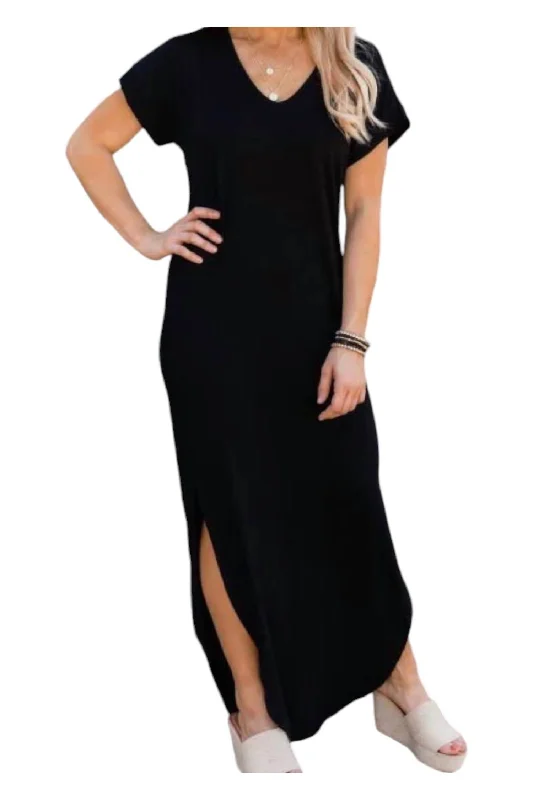 Time to Snag a Bargain!Side Slit Maxi Dress In Black