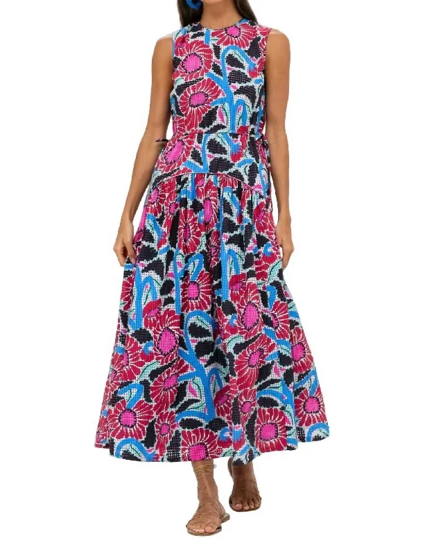 Flash Sale – Act Fast!Sleeveless Piped Maxi Dress In Umbria Blue