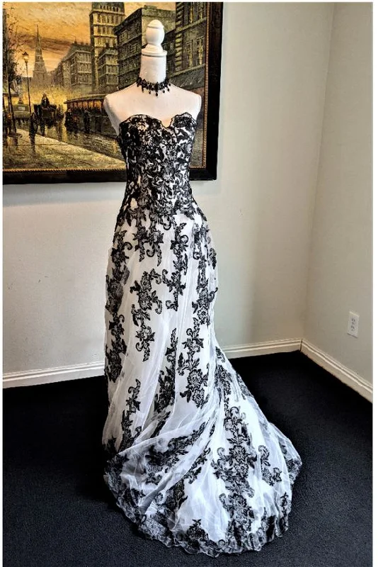 Limited-Time Price Drop!New White Applique Mermaid Black Prom Dress   cg22054