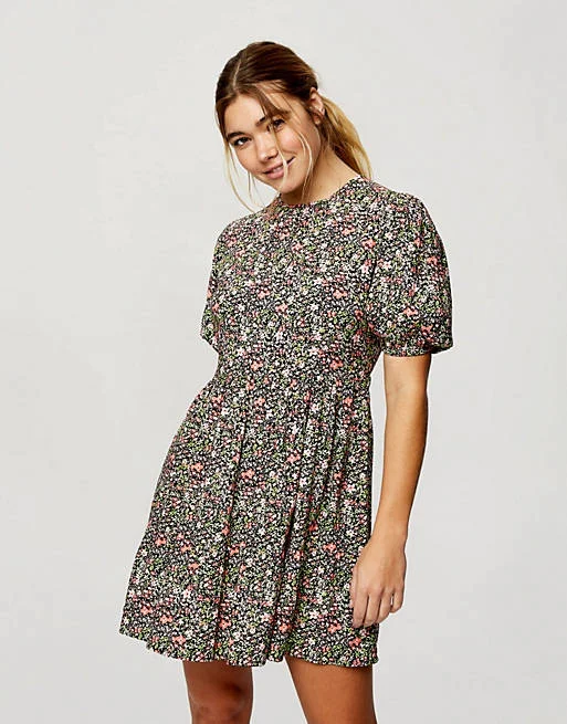 Today Only – Don’t Miss It!Cluster Tea Print Dress Black
