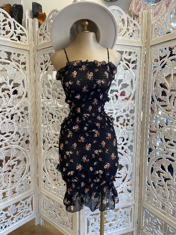 Your Favorite Sale is Back!Smocked Bodycon Floral Dress