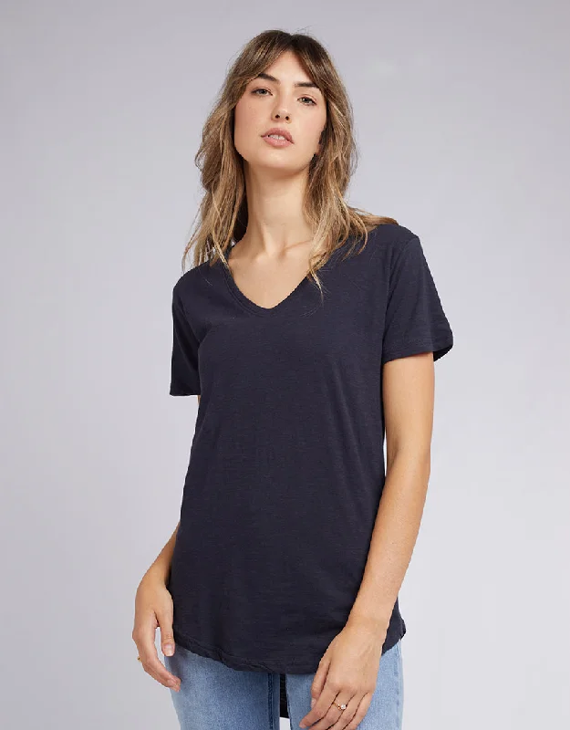 Unbeatable Prices!Unbeatable Prices!Silent Theory Marvelous Tee Navy