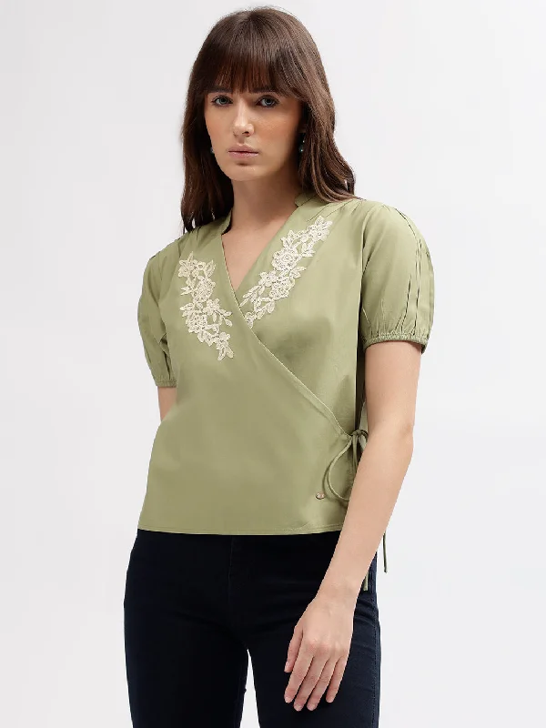 Amazing Prices You Can’t Resist!Elle Women Green Solid V Neck Short Sleeves Top